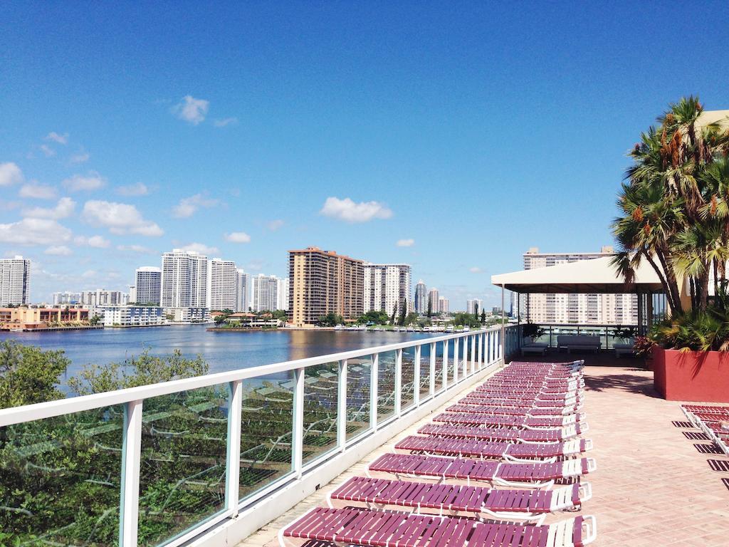 Miami Waterfront Apartments Санни Айлес Экстерьер фото